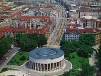 Trg žrtava fašizma, u pozadini ulica Socijalističke revolucije (današnja Zvonimirova), oko 1970.-1975. godine